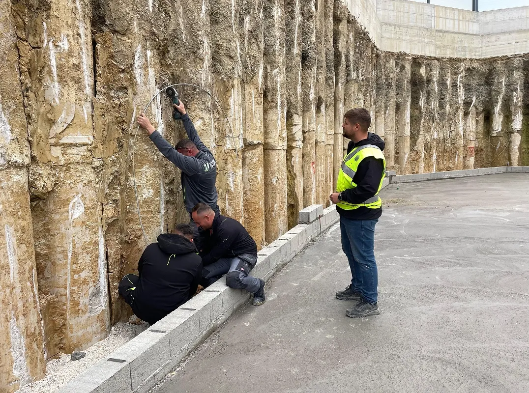 Earthing System Installation – Galvanized Steel Rods Placed at Glowing Star, Kalabria – Prishtina