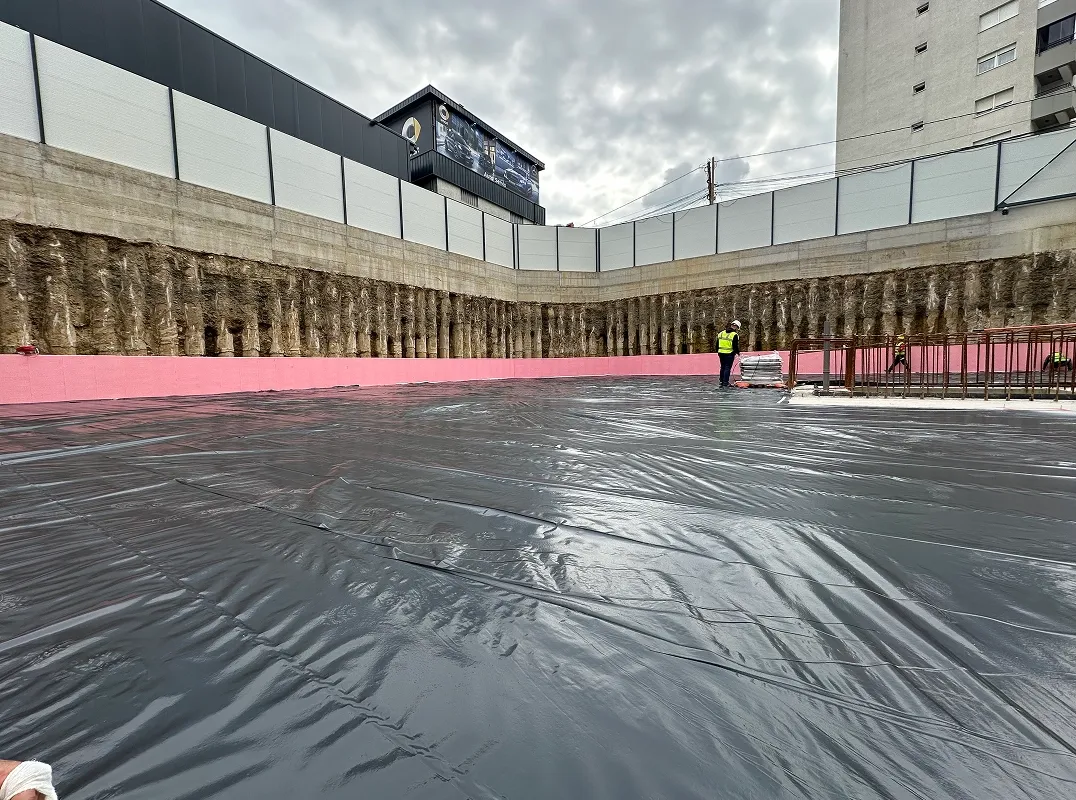 Completion of XPS Insulation and Polyethylene Membrane Layer – Glowing Star, Kalabria – Prishtina